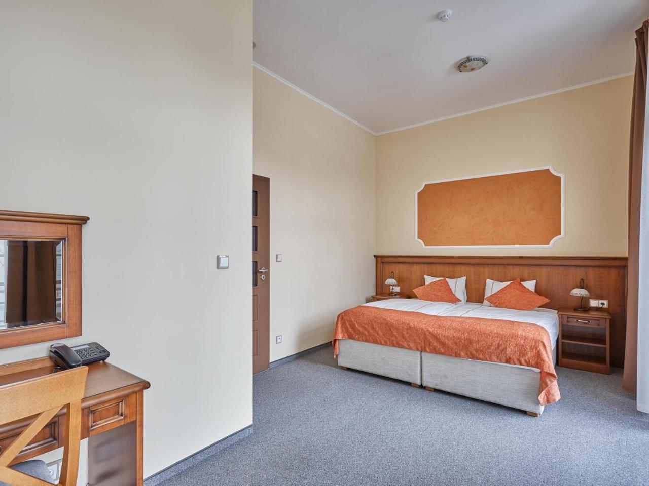 Aparthotel Akropolis