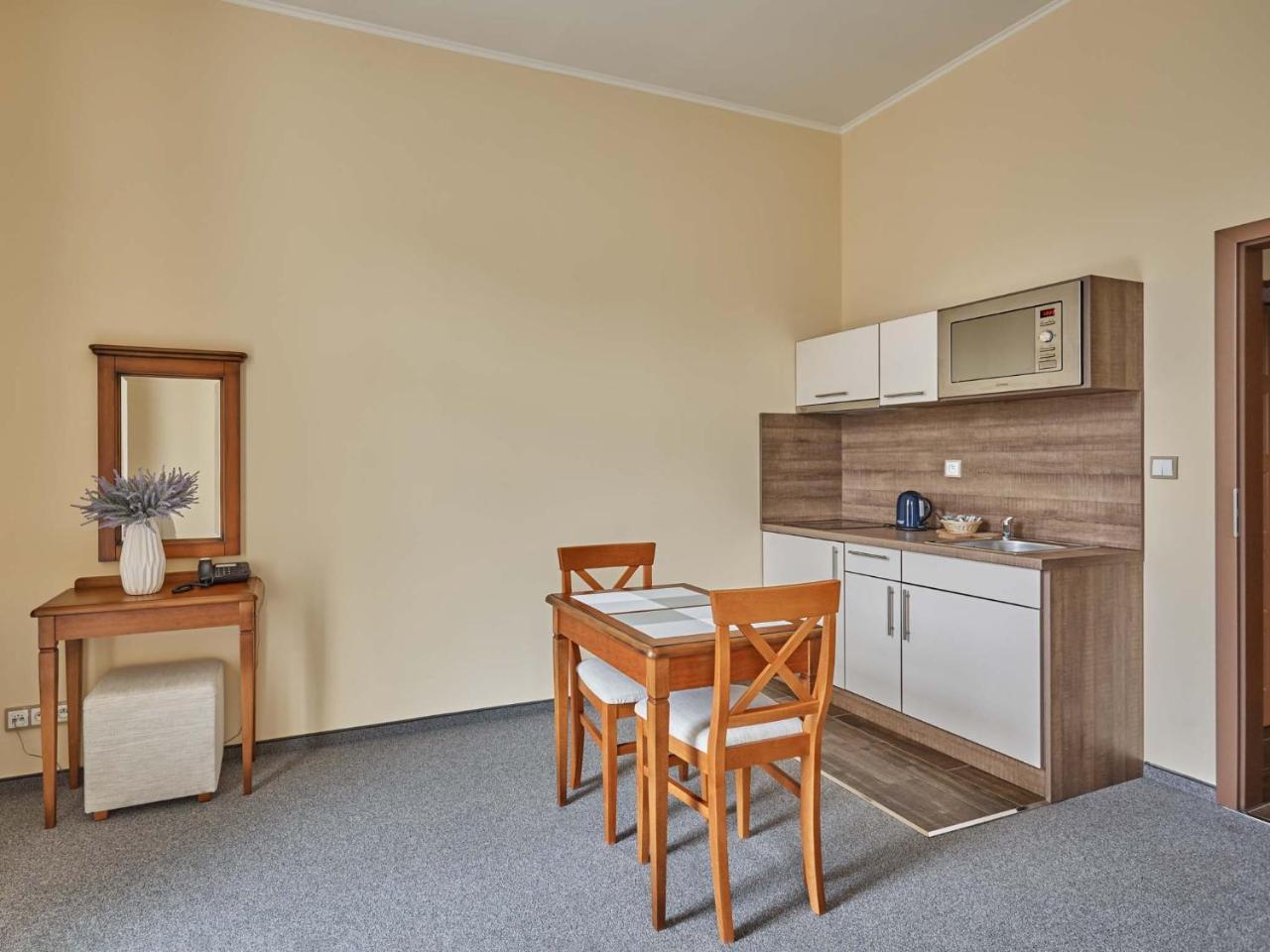Akropolis Aparthotel Karlsbad